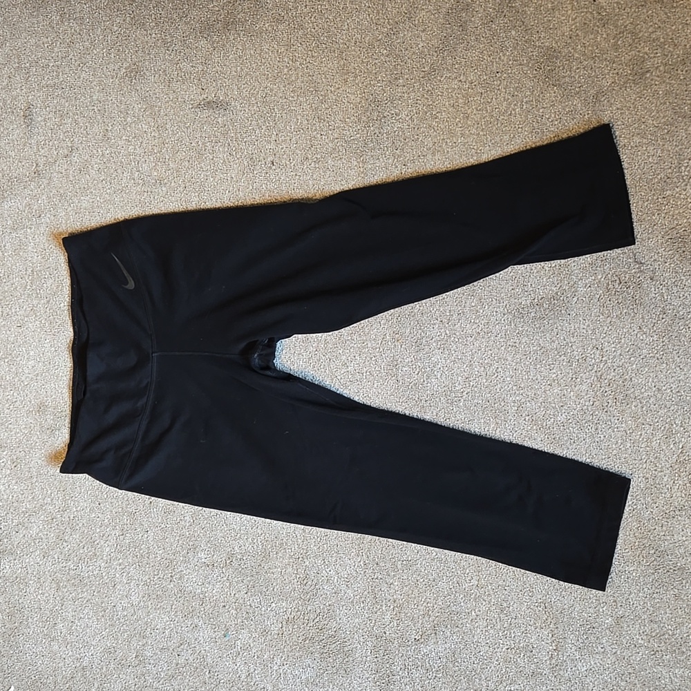 Nike Dri-Fit Spandex Cropped Leggings w/ key pocket (Medium)